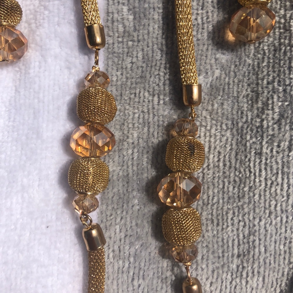 🎀 ⓢⓔⓣ // matching gold necklace and earrings